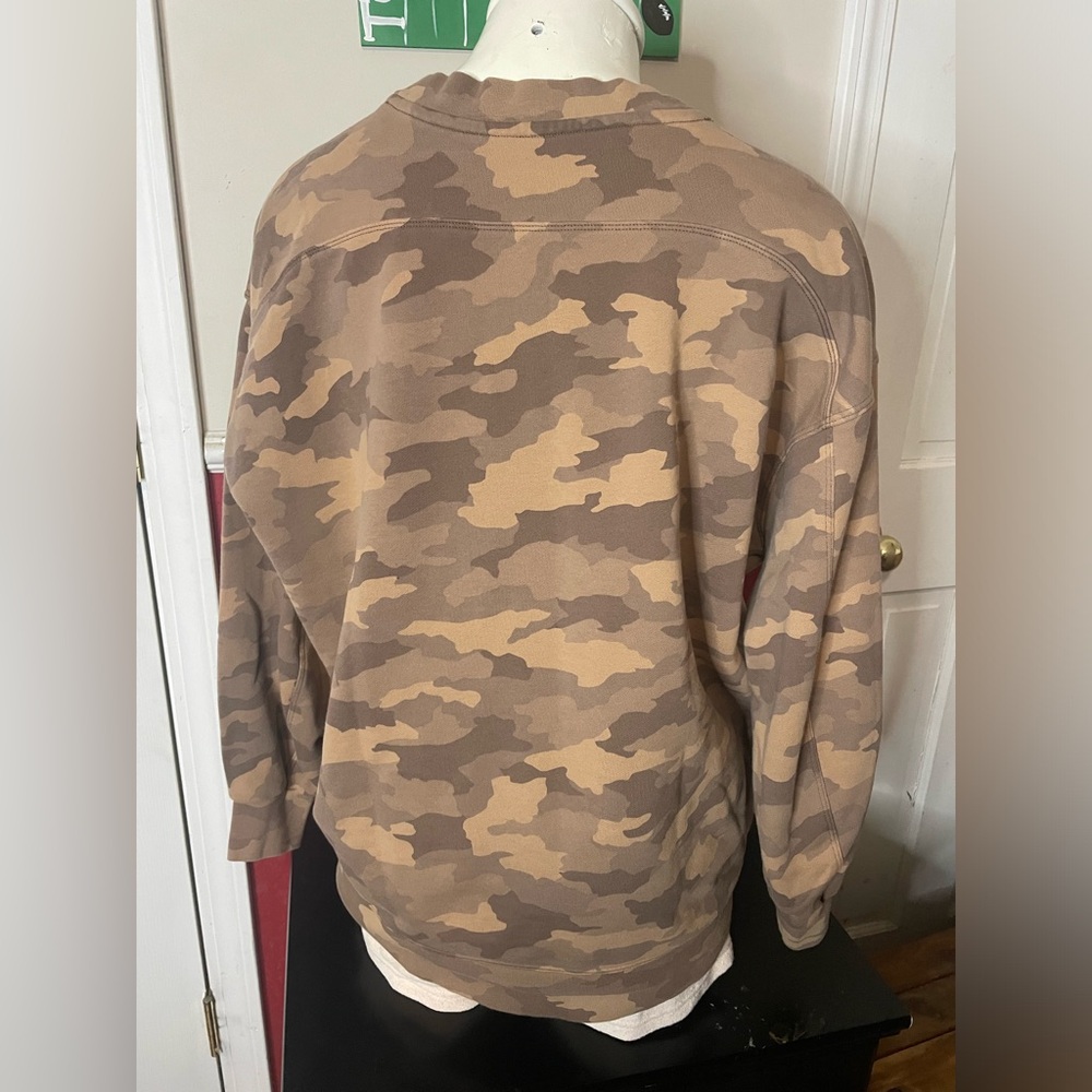 🎉Lululemon Perfectly Oversized Crew! Heritage 360 Camo Beige Multi! - Picture 4 of 5